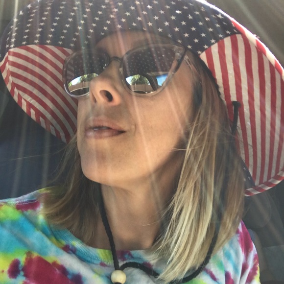 Meet your Posher, Regan - Picture 1 of 1